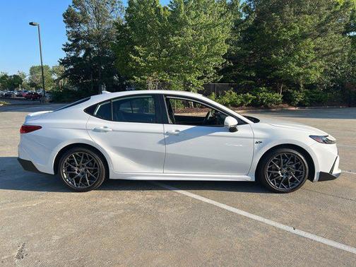 Ice Cap 2025 Toyota Camry SE
