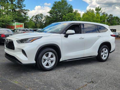 2022 Toyota Highlander L