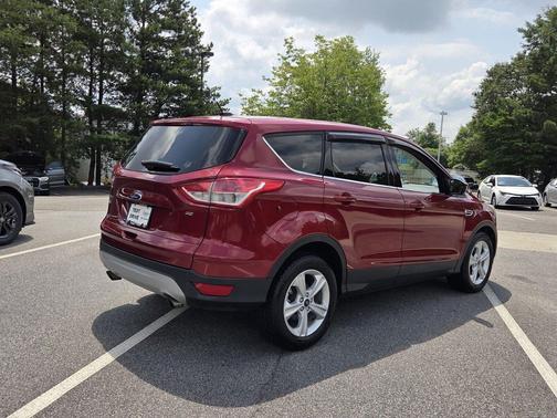 Ruby Red Metallic Tinted Clearcoat 2016 Ford Escape SE