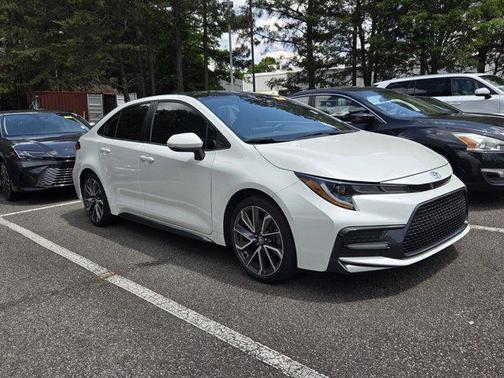 Blizzard Pearl w/Black Sand Pearl Roof 2021 Toyota Corolla SE