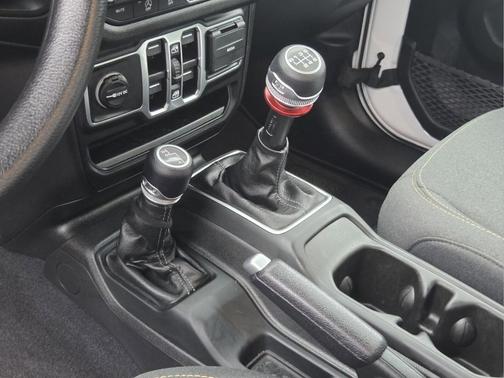 Bright White Clearcoat 2025 Jeep Wrangler Sport