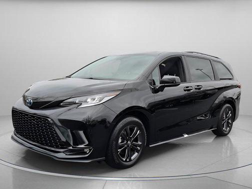 2025 Toyota Sienna XSE 7 Passenger