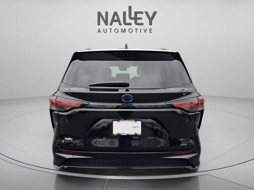 2025 Toyota Sienna XSE 7 Passenger