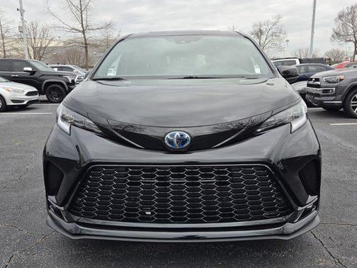 2025 Toyota Sienna XSE 7 Passenger