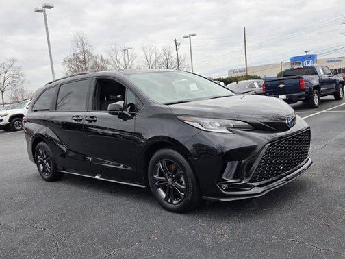 2025 Toyota Sienna XSE 7 Passenger