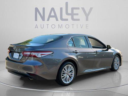 Predawn Gray Mica 2018 Toyota Camry XLE