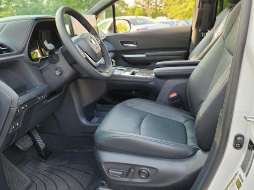 2025 Toyota Sienna Limited 7-Passenger