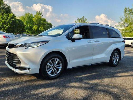 2025 Toyota Sienna Limited 7-Passenger