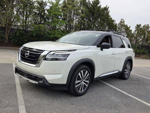 Super Black 2022 Nissan Pathfinder Platinum 2WD