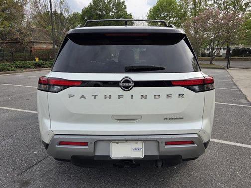 Super Black 2022 Nissan Pathfinder Platinum 2WD