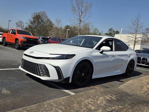 Ice Cap 2025 Toyota Camry SE