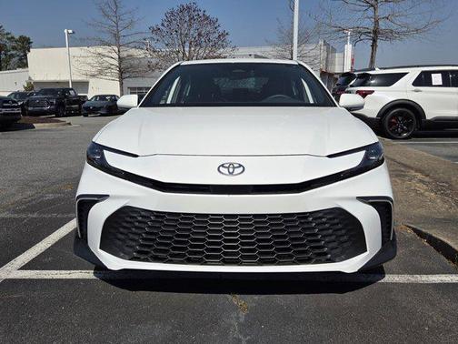 Ice Cap 2025 Toyota Camry SE