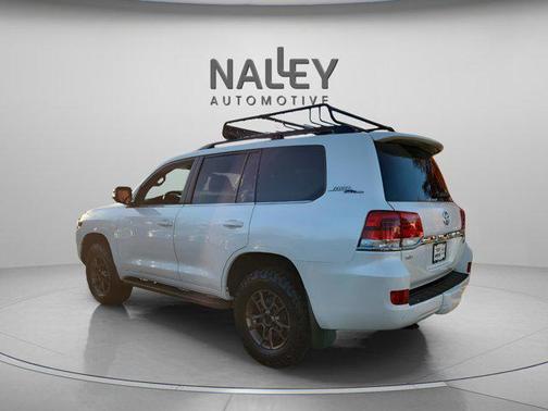 2020 Toyota Land Cruiser Base