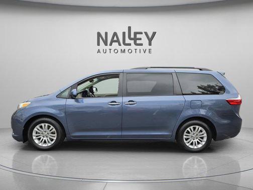 2017 Toyota Sienna XLE