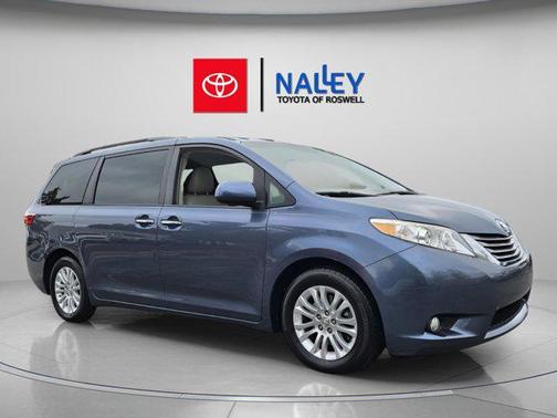 2017 Toyota Sienna XLE