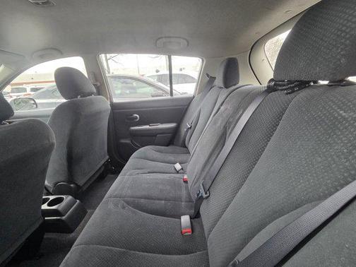 2012 Nissan Versa 1.8 S