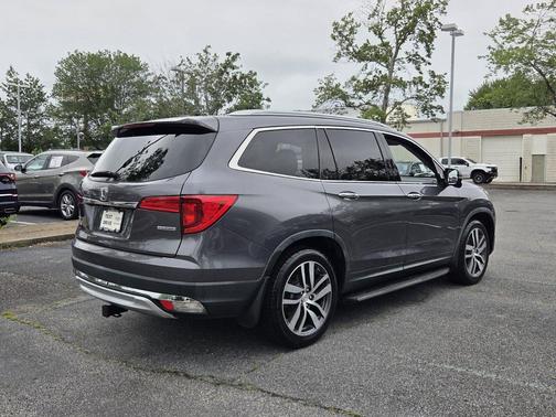 Modern Steel Metallic 2016 Honda Pilot Touring