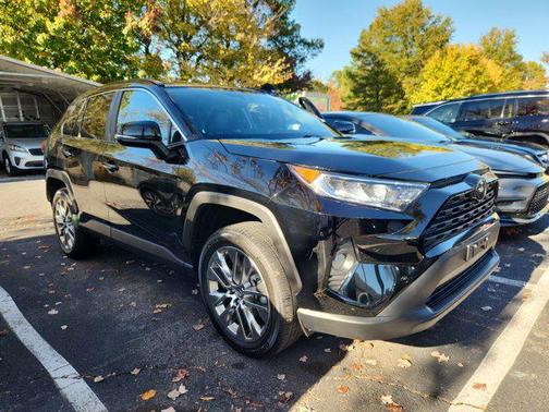 2019 Toyota RAV4 XLE Premium