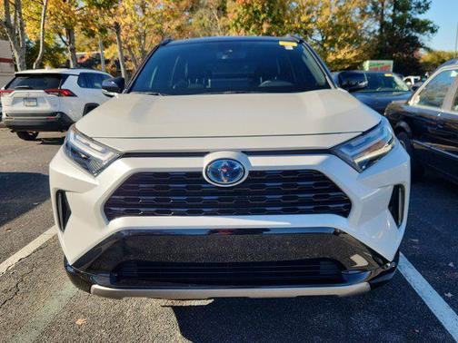 2024 Toyota RAV4 Hybrid SE