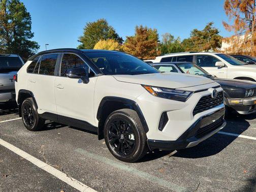 2024 Toyota RAV4 Hybrid SE