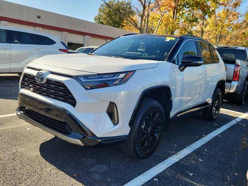 2024 Toyota RAV4 Hybrid SE