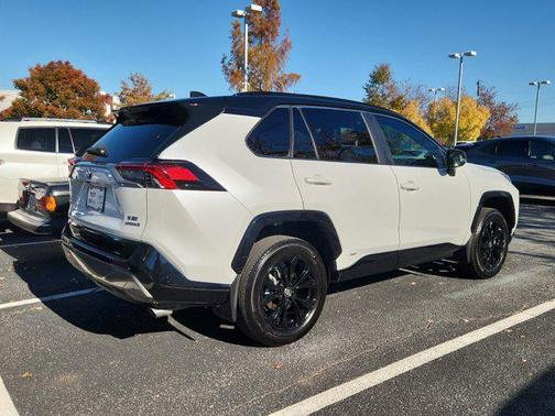 2024 Toyota RAV4 Hybrid SE