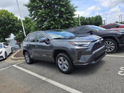 2022 Toyota RAV4 Hybrid XLE