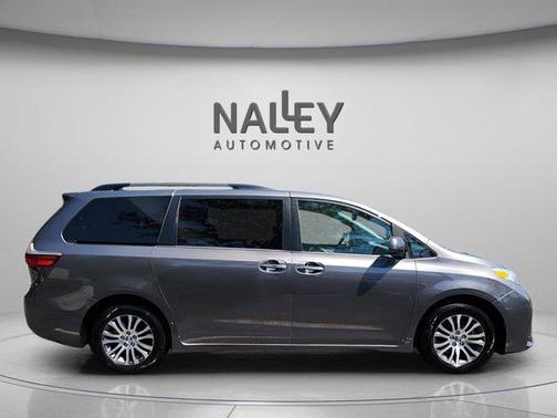 2018 Toyota Sienna XLE