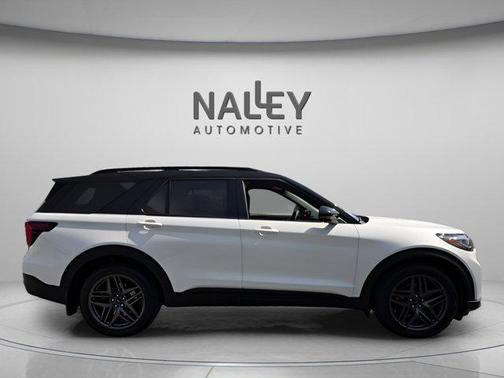 Star White Metallic Tri-Coat 2025 Ford Explorer ST