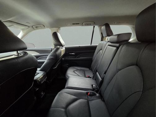 Wind Chill Pearl 2024 Toyota Grand Highlander XLE