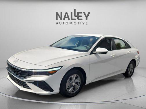 2024 Hyundai ELANTRA SE