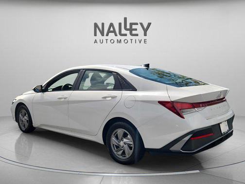 2024 Hyundai ELANTRA SE