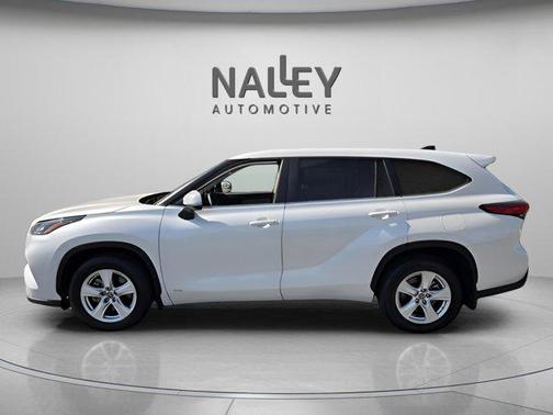 Wind Chill Pearl 2023 Toyota Highlander Hybrid LE