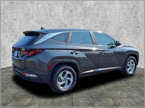 2022 Hyundai TUCSON SE