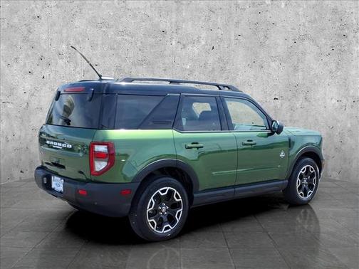 ERUPTION GREEN METALLIC 2025 Ford Bronco Sport OUTER BANKS