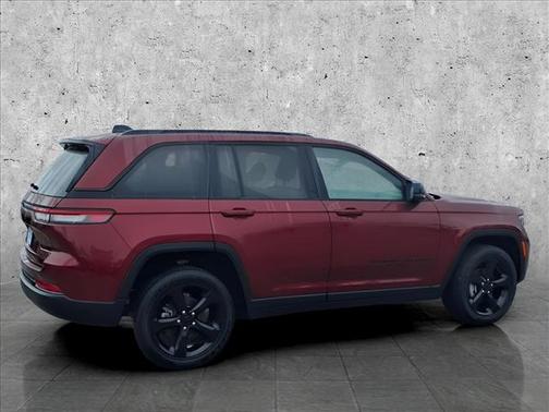 2023 Jeep Grand Cherokee LAREDO