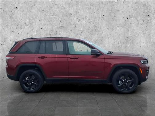 2023 Jeep Grand Cherokee LAREDO