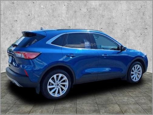 2022 Ford Escape TITANIUM