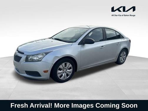 Silver Ice Metallic 2013 Chevrolet Cruze LS