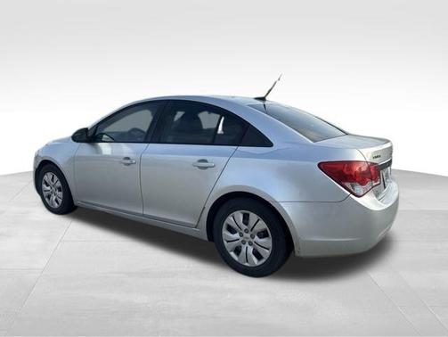 Silver Ice Metallic 2013 Chevrolet Cruze LS
