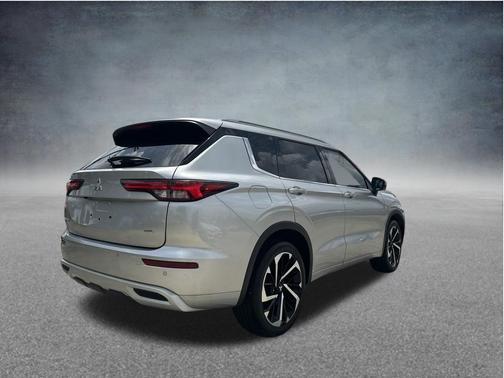 Alloy Silver Metallic 2024 Mitsubishi Outlander SEL