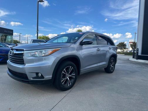 Silver Sky Metallic 2016 Toyota Highlander XLE