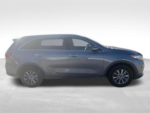 Everlasting Silver 2020 Kia Sorento LX