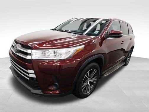 2017 Toyota Highlander LE I4