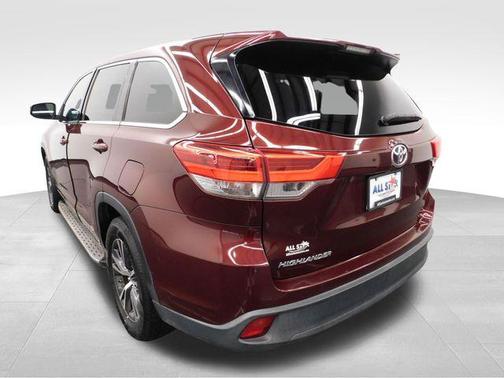 2017 Toyota Highlander LE I4
