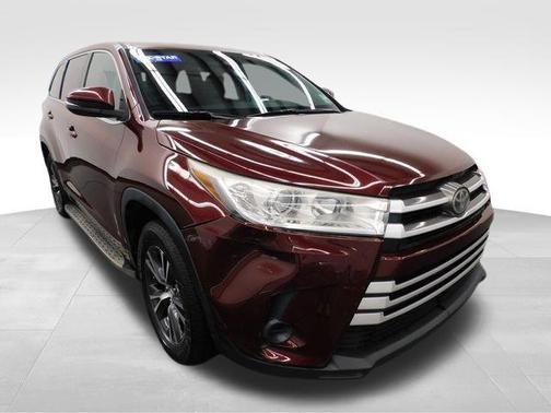 2017 Toyota Highlander LE I4