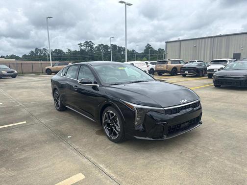 Aurora Black Pearl 2026 Kia K4 GT-Line