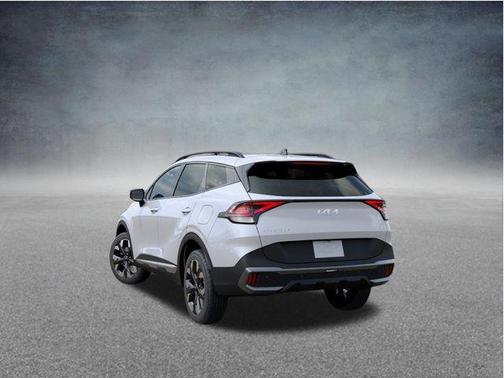 Glacial White Pearl 2024 Kia Sportage X-Line