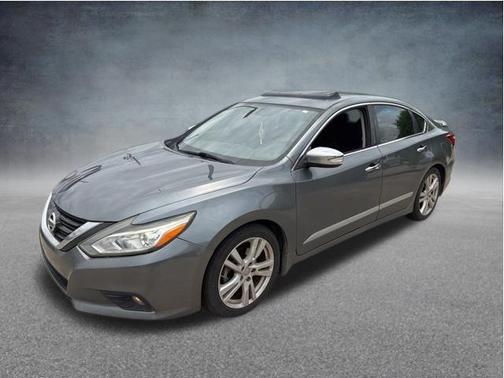 Gun Metallic 2017 Nissan Altima 2.5 SV