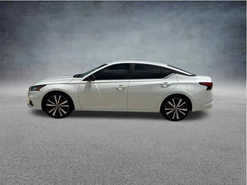 Glacier White 2019 Nissan Altima 2.5 SR
